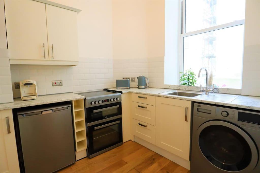 Seagulls Nest- Stylish 1 Bed Seafront Apartment Hastings Esterno foto